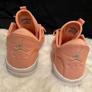 🧡💛Coral youth sized Jordan’s💛🧡